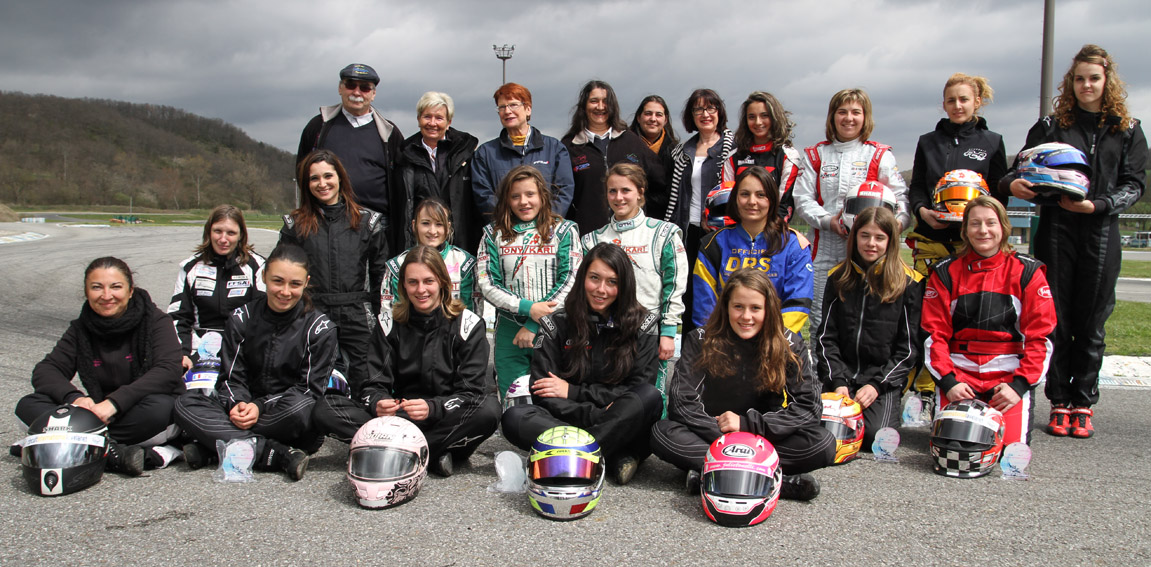 une partie des filles staff organisation fminin 1 intrus